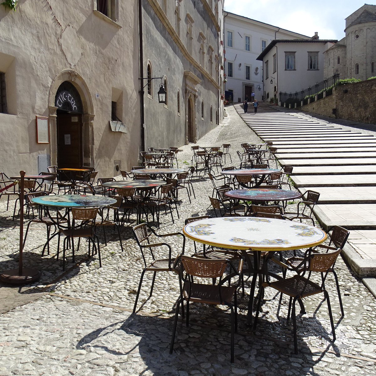 VininelMondo's tweet photo. #VnM2016 una splendida #Spoleto è pronta per 4 giorni di vita piena #vininelmondo #degustazioni #vini #cantine #wine https://t.co/DZFhYysv45