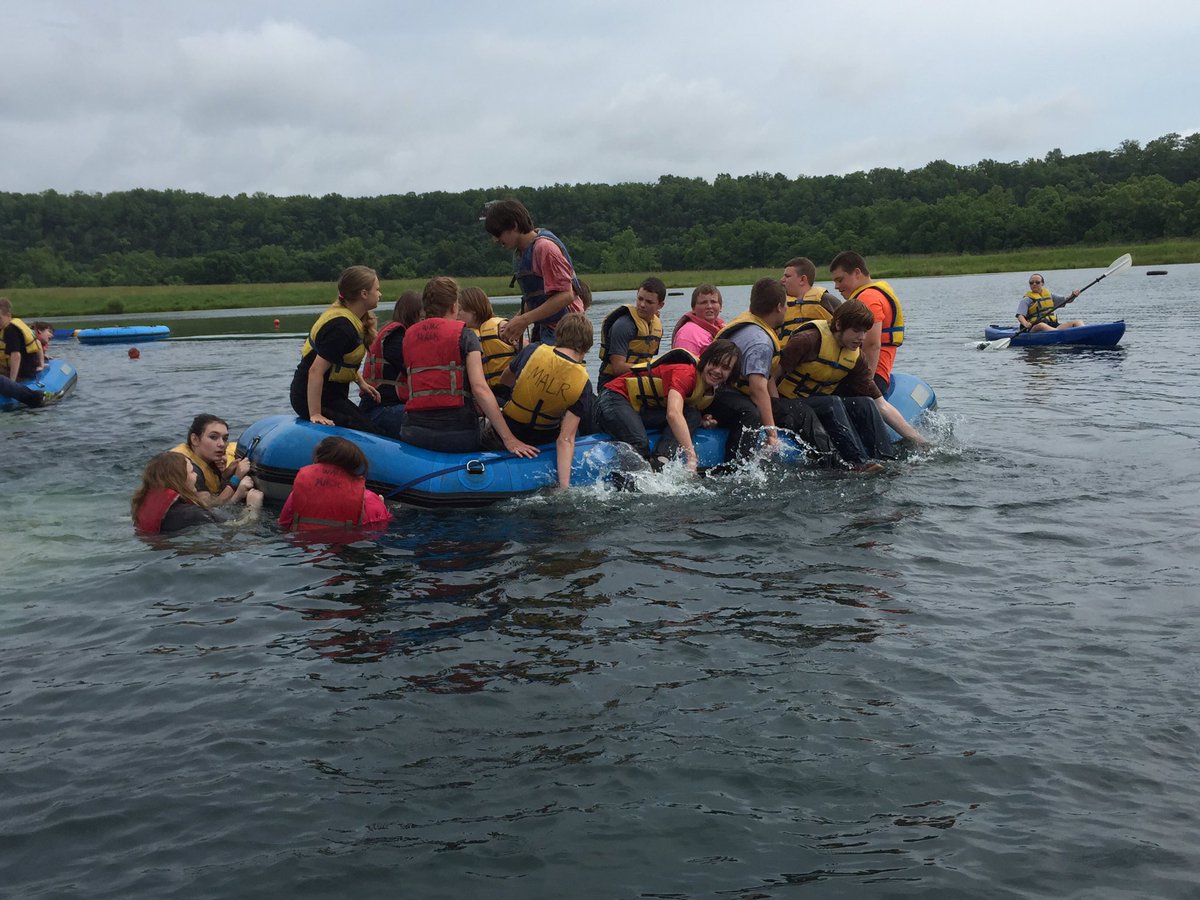 DrK_WMS's tweet photo. Great day so far at the Meramec Adventure Learning Ranch! #mudcourse #teamwork https://t.co/tps0J1euhQ