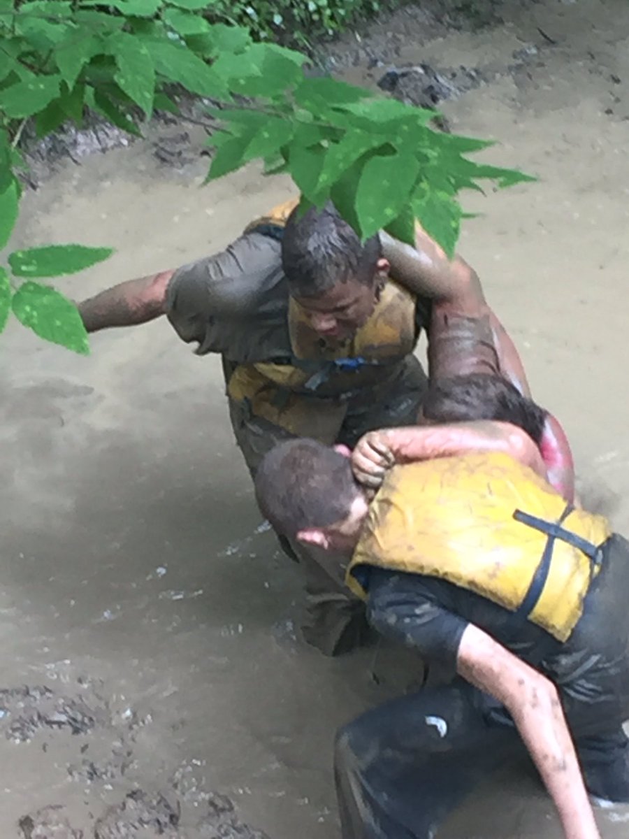 DrK_WMS's tweet photo. Great day so far at the Meramec Adventure Learning Ranch! #mudcourse #teamwork https://t.co/tps0J1euhQ