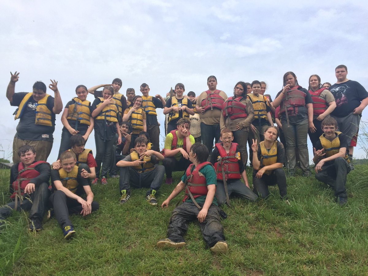 DrK_WMS's tweet photo. Great day so far at the Meramec Adventure Learning Ranch! #mudcourse #teamwork https://t.co/tps0J1euhQ