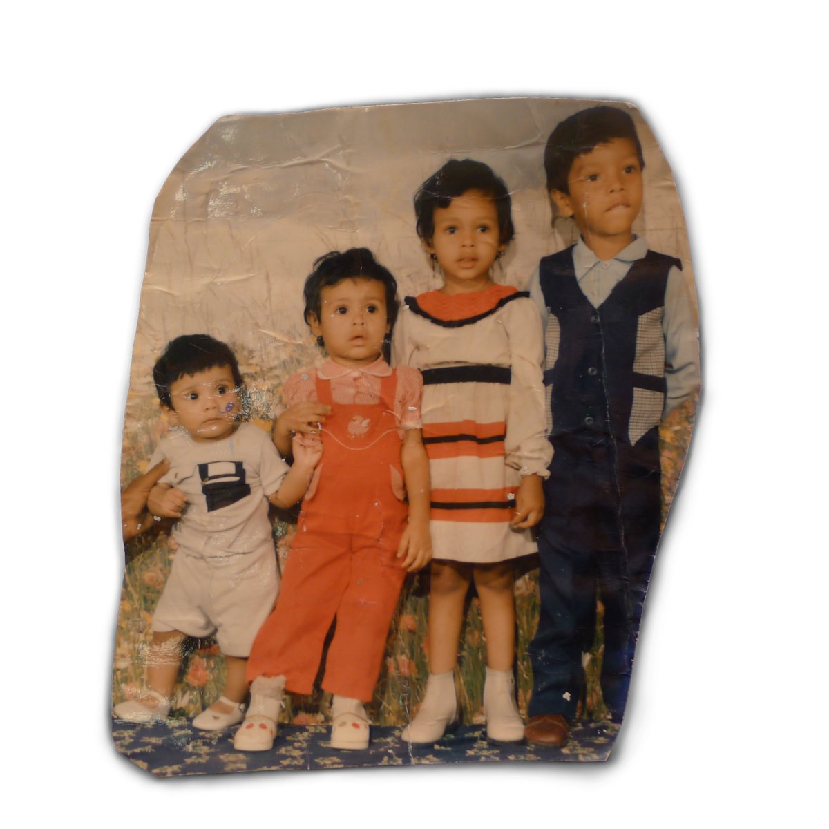 Lestweforgetuae's tweet photo. Do you have a family portrait in size-place order?
#LestWeForgetUAE #AbuDhabi #InAbuDhabi #UAE #Heritage  #Shfuae https://t.co/NrdI0wIPOl