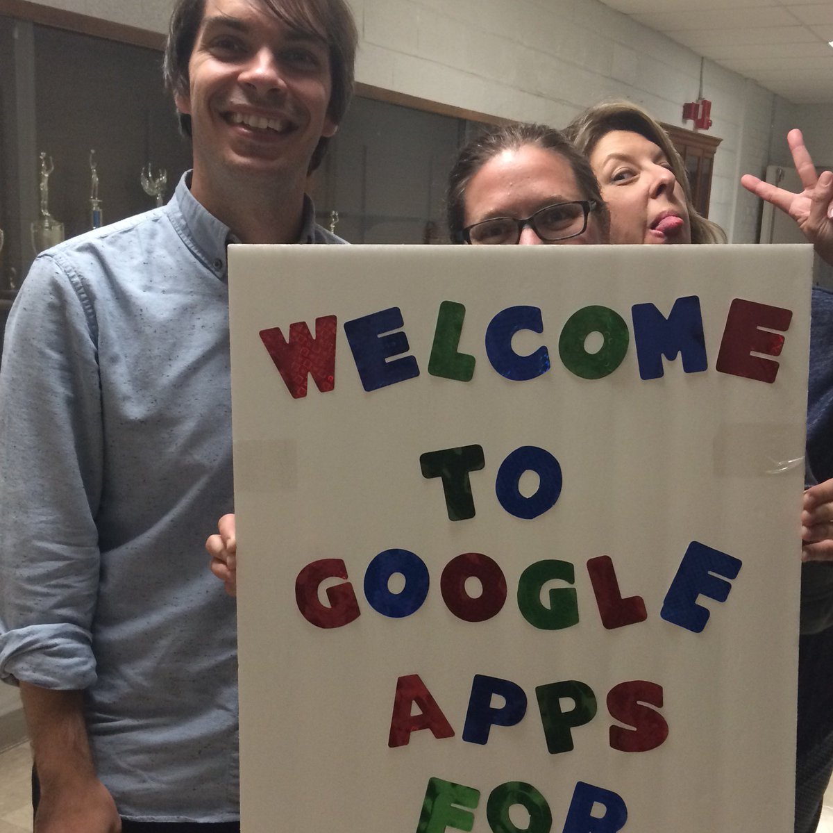 NISLibrary's tweet image. Learning about Google Classroom with @drcannon78 #SEVIERReady