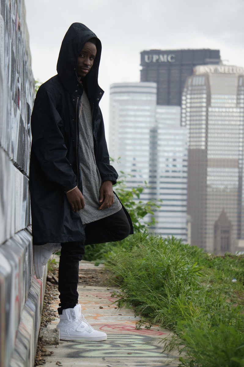 En_Hele's tweet photo. If I was you I'd schedule your next photoshoot with me. 💯 https://t.co/tJ9FLl4iiq