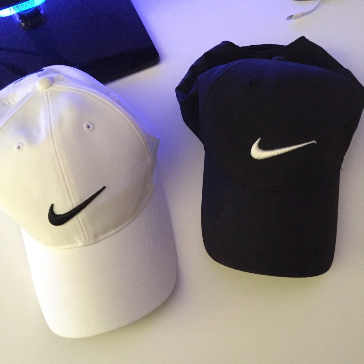 drake white nike hat