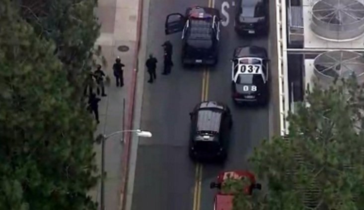 #UPDATE Los Angeles police spokesman says 2 killed in shooting at UCLA bit.ly/1ZdGTiY?utm_me… https://t.co/9CLOIKiJ2f