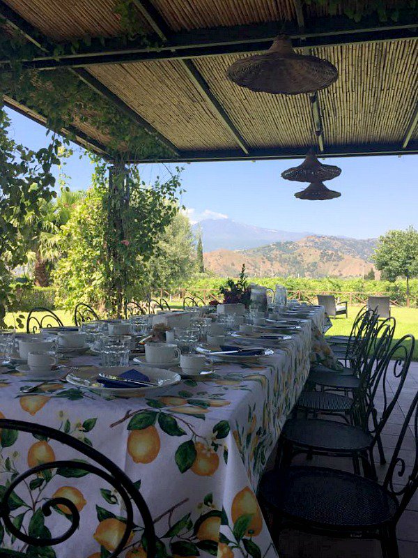 An elegant Sicilian style country estate with stunning view near Taormina bit.ly/CaseDelPrincipe #sicilianjourney