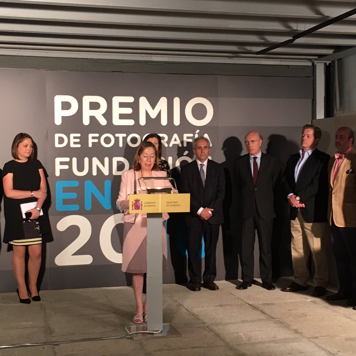 iWomanish's tweet photo. La #fotografía te hace volar... @ENAIRE @fomentogob Premios #FundaciónEnaire, #estápasando @anapastorjulian https://t.co/HPLjQHDzYj