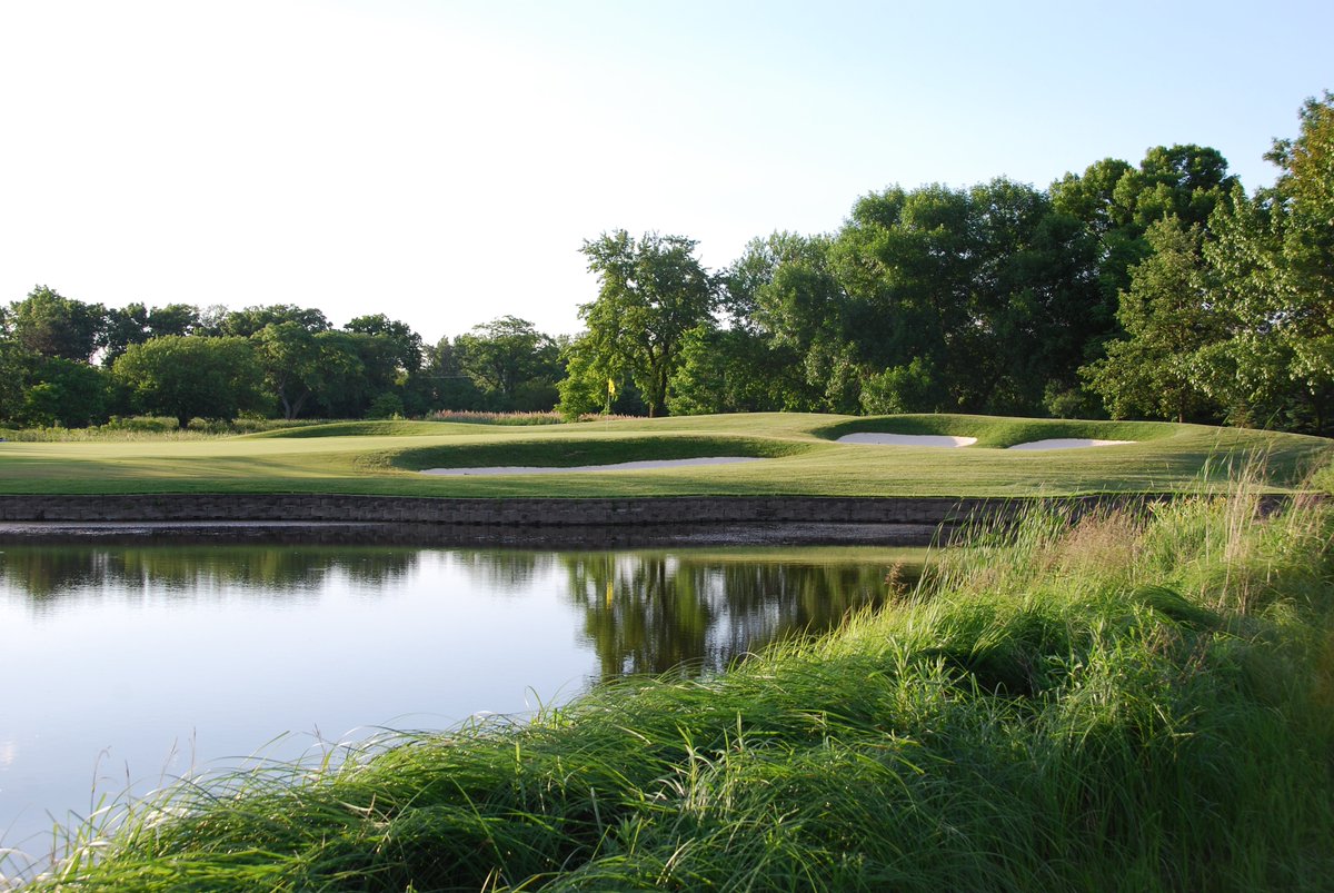 GolfNowChicago's tweet photo. Arrowhead GC in Wheaton, IL offers a superb golf experience surrounded by a forest preserve. https://t.co/I2FNXJO22J https://t.co/DSm5OlQnAw