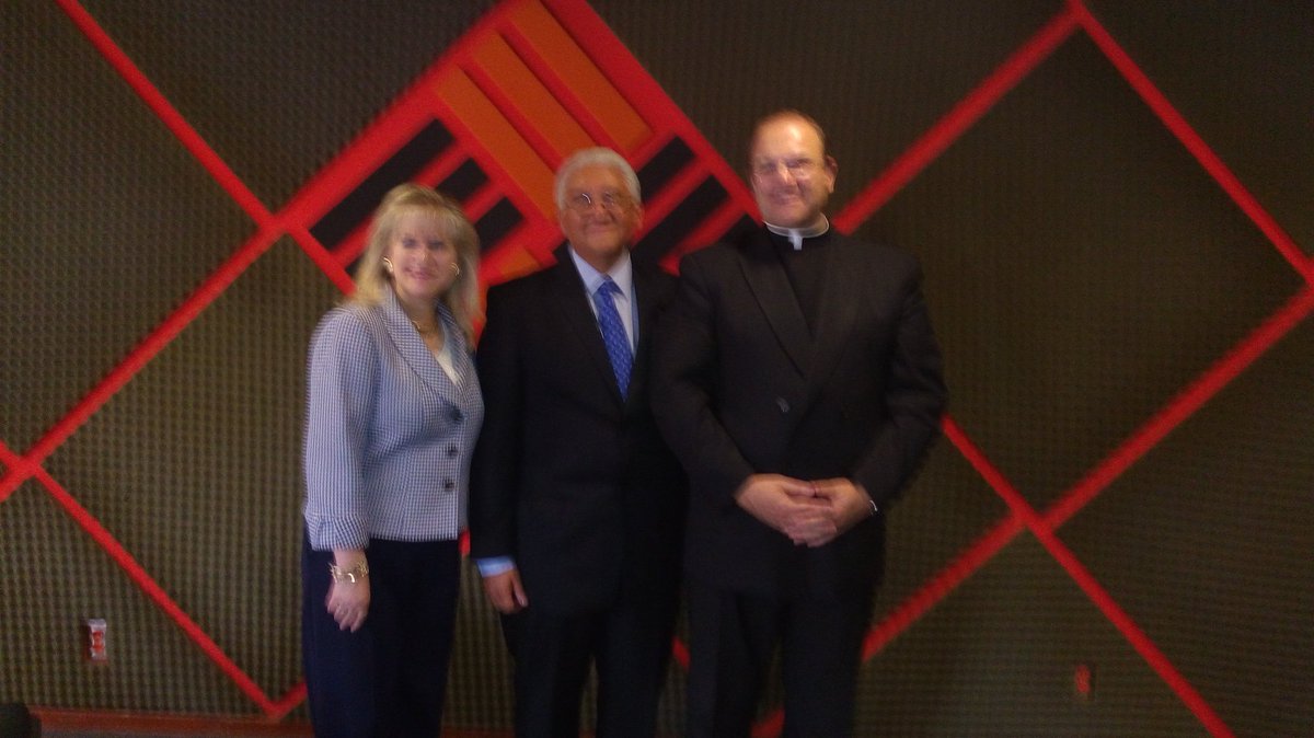 #RadioAnahuacInforma Felicitamos al Mtro. Carlos Cienfuegos x su nombramiento como Director d <a href="/AnahuacCOM/">Comunicación Anáhuac</a> d <a href="/anahuac/">Anáhuac Campus Norte</a>