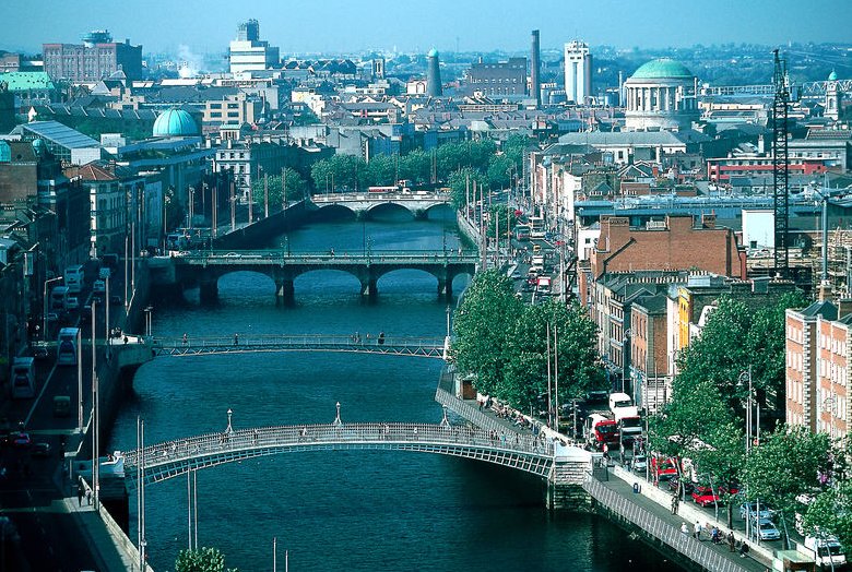 Dublin 11. Ирландия столица дублин. Dublin descriptor. Река лиффи ирландия. Ирландия дублин.