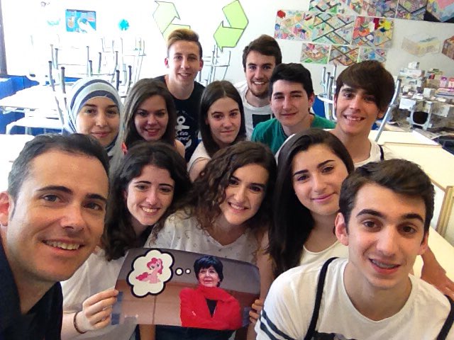 tcreatiu's tweet photo. Aquí l@s autor@s... Mil gracias por vuestras palabras!!! Y por los otros regalos...😜 https://t.co/L4f0MaolEy