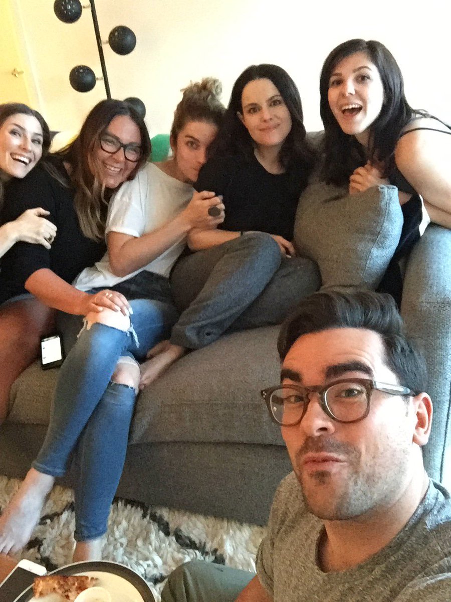 dan levy on Twitter: "All the love from this little Twitter party to all of you! Thanks for watching season long! #schittsfinale https://t.co/ljMVsHpTvl" / Twitter