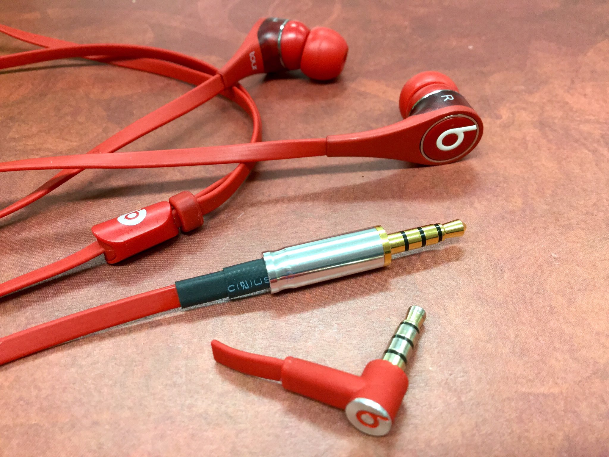 توییتر がっきー E イヤホン ラボ در توییتر Beats By Dr Dre Tour2 プラグ付近断線修理承りました ﾉシンプルな4極プラグ仕様 使用環境下でケーブルに負荷がかからないようにするのが断線防止の秘訣です 修理等のご相談はeイヤホンクリニックまで