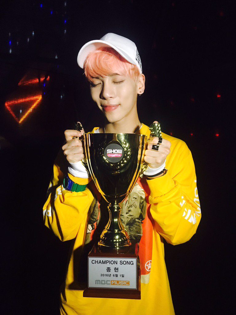 daehyng's tweet photo. CONGRATS BABY;;; #SheIs2ndWin https://t.co/v8G62i7BfZ