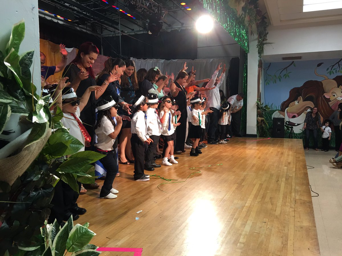 WilliamLehmanEl's tweet photo. Pre-K Graduation #preklasers #offtokinder @mdcps @MDCPSSouth https://t.co/zcrV6DKeyc