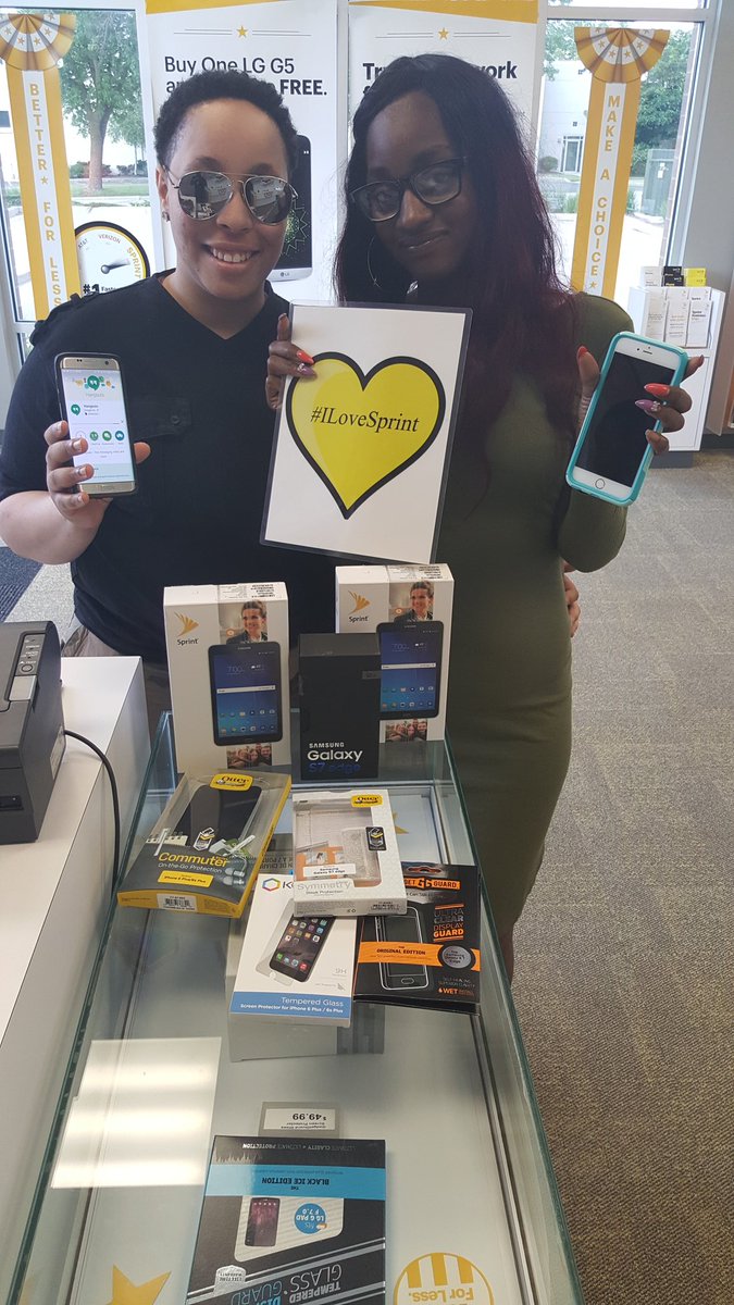 Referred new line from T-Mobile w/ two tablets &amp; $70 worth of accessories <a href="/angelaperrywi/">Angela Perry</a> @uwDirkZunker @uwtinadrinka