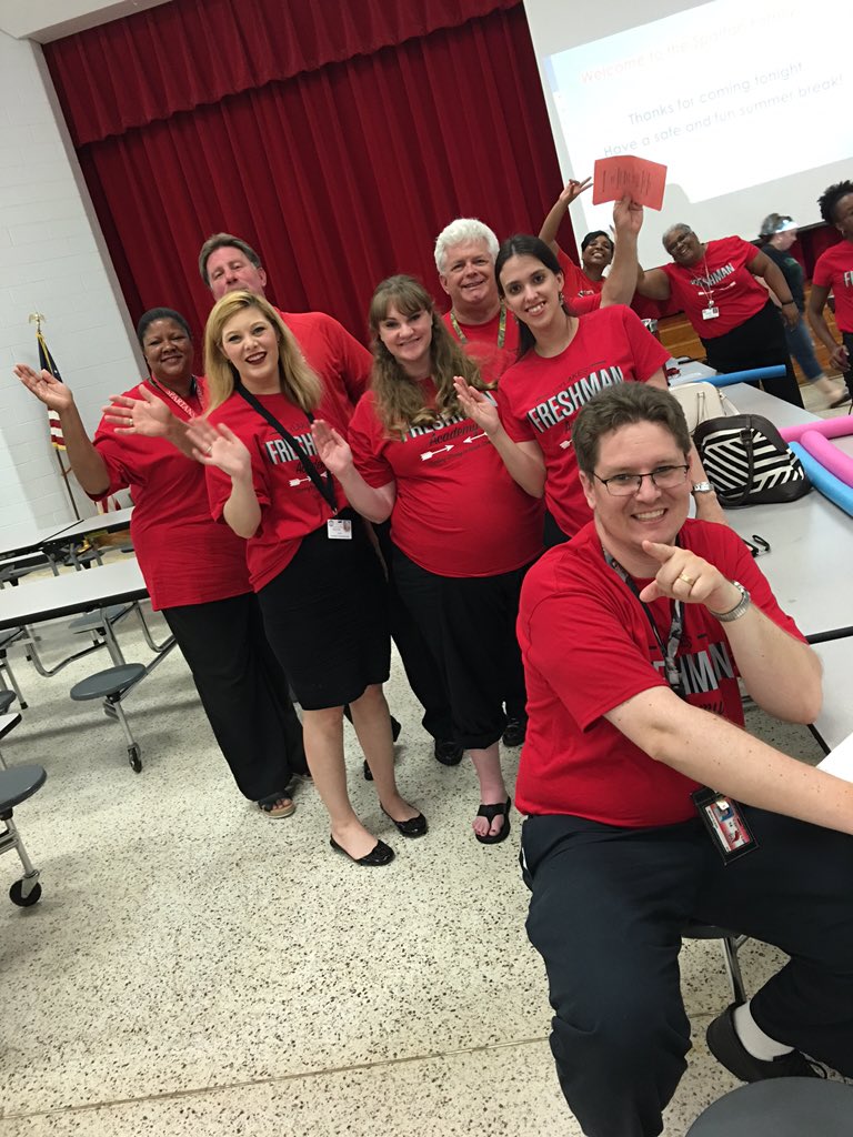 CyLakesFA's tweet photo. Hello, Watkins Bulldog parents 👋🏼👋🏼 We are BEYOND excited to welcome you to @CFISDCyLakes! https://t.co/4coynUn9HV