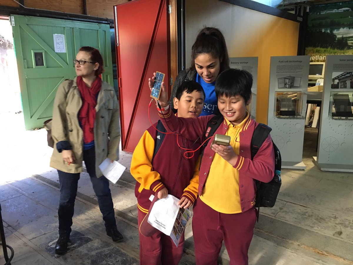 LisaSuntsov's tweet photo. Neilson day out with the kiddies! Having a blast. Learning about energy 😁 https://t.co/9qnbe4yKdt
