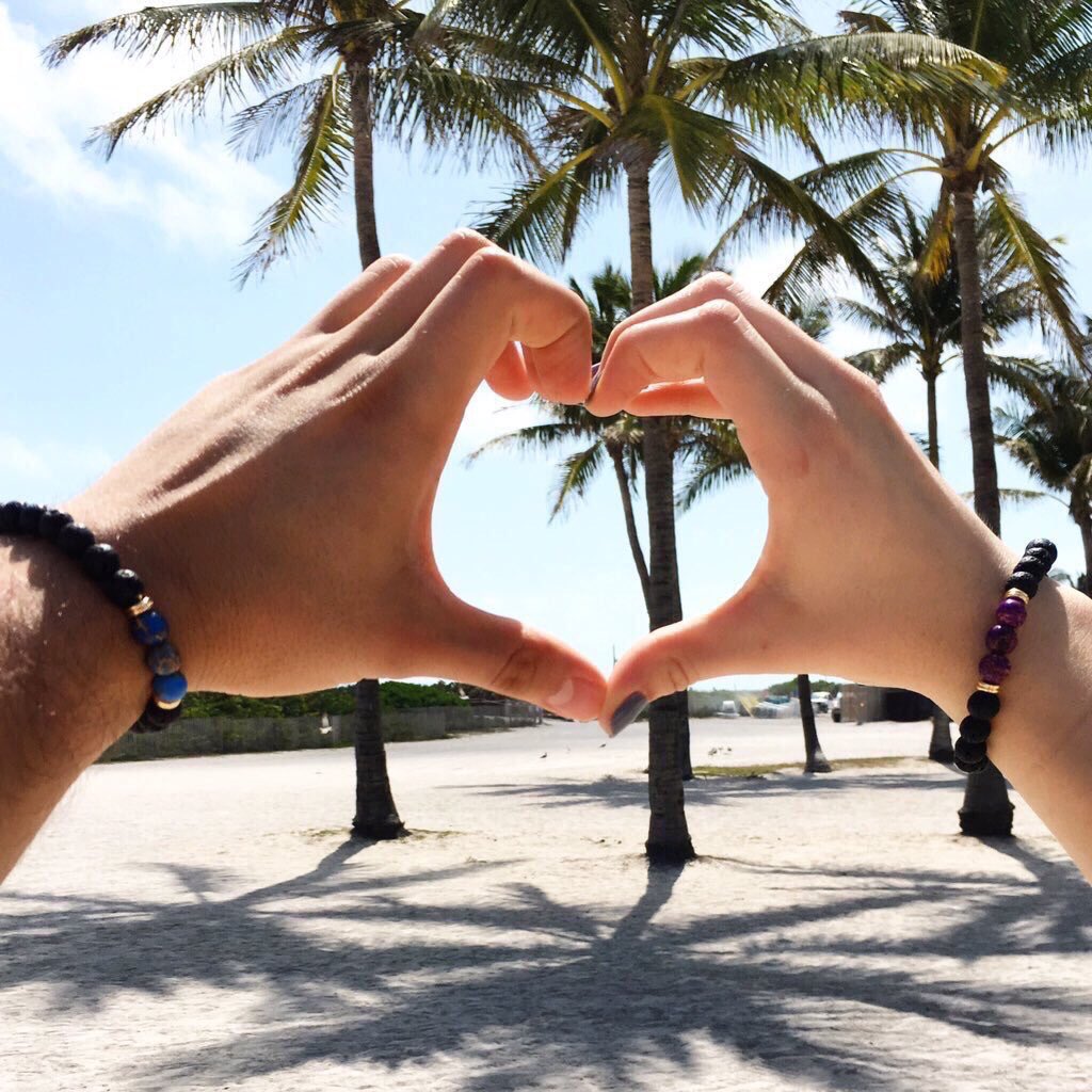 BuyAllDips's tweet image. “You Complete Me” bracelets are on sale now!♥️

LIKE if you want! 

Shop AlphaAccessories.Co