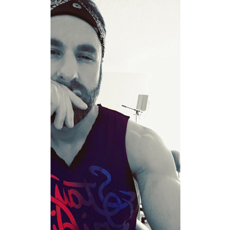CoolKidAnderson's tweet photo. This is my "recording at 3am face" 🎵😴
#Nashville #RecordingStudio #NewMusic #CountryMusic #ThisSongWontRecordItself https://t.co/cCR19JnwPC