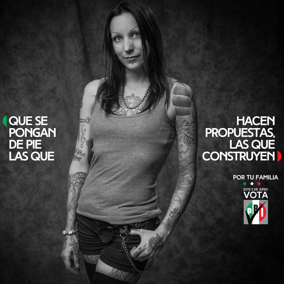 chrismurillomx's tweet photo. Señalar y criticar es fundamental para construir un mejor país... También lo es proponer #PorTuFamiliaVotaPRI https://t.co/VpuOeLsuzJ