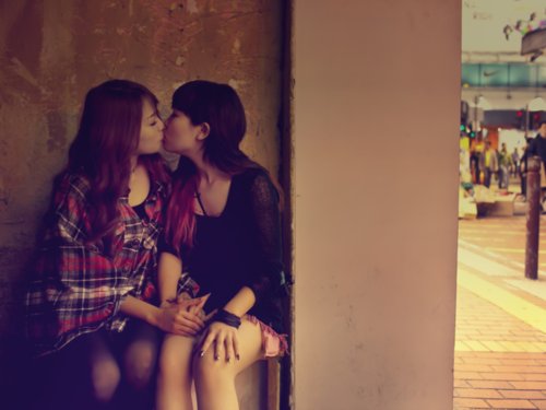 LesbiansJapan tweet picture