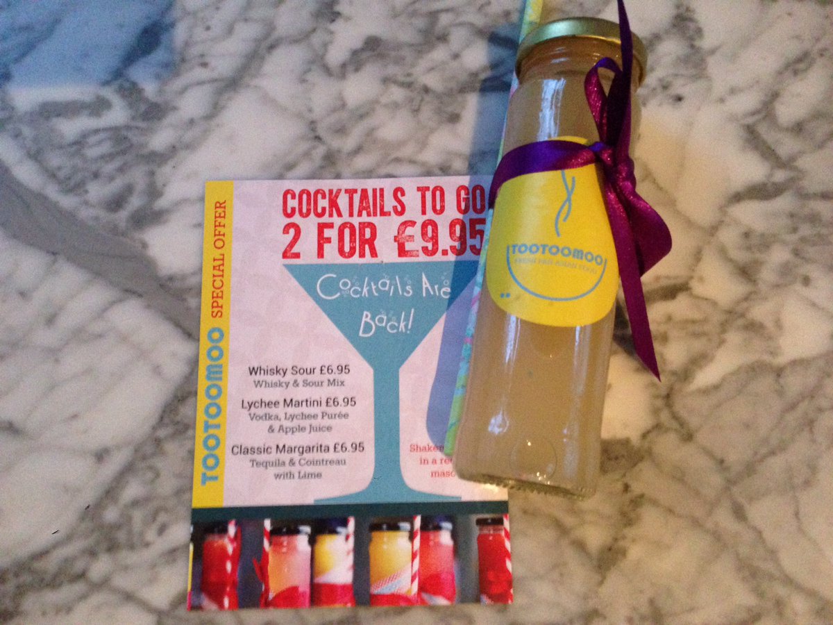 MastercheatUK's tweet image. Best green chicken curry! Thanks @IamTootoomoo (and I could not resist a cocktail)! #dinner #Thai #foodie #cocktail