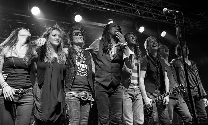 Here are we, one magical moment...

Photo by Eva V.D. Valk