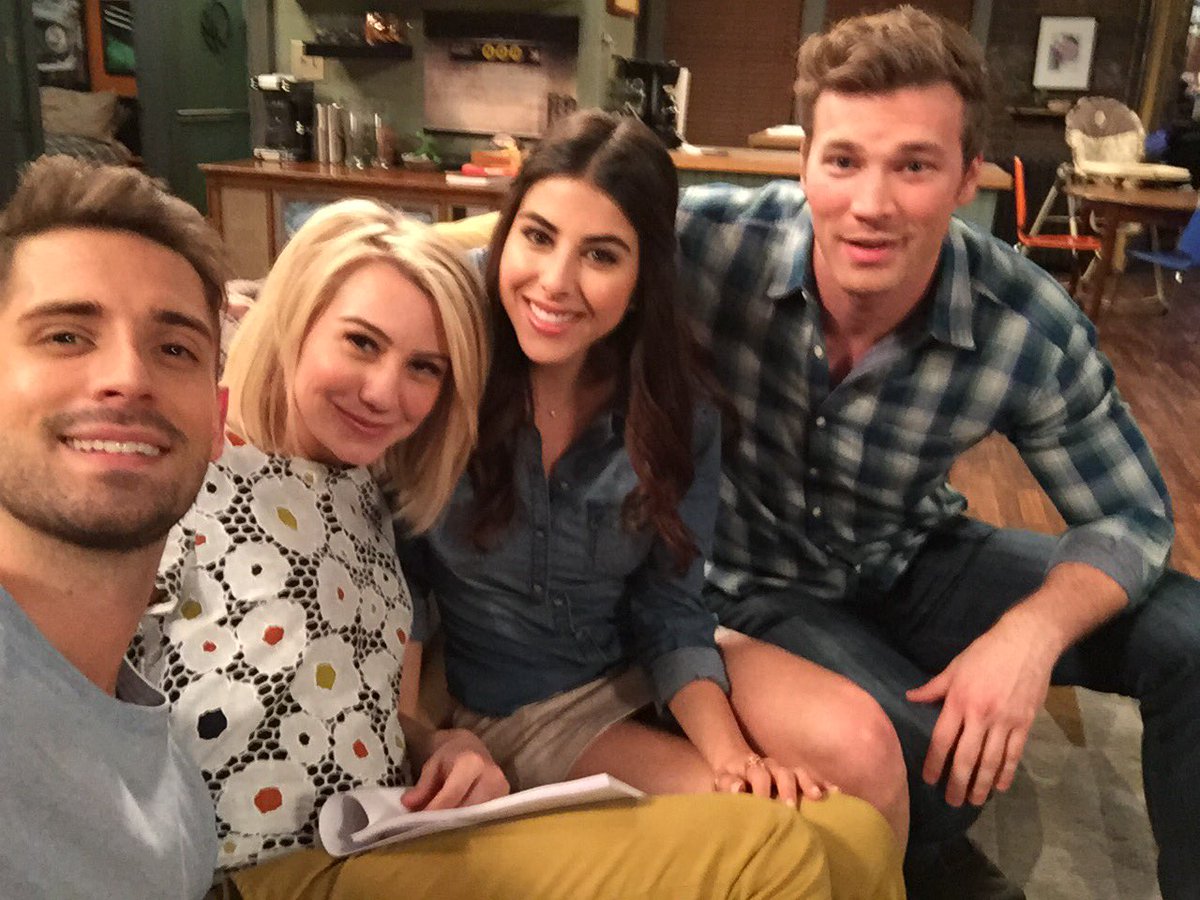 DaniellaMonet's tweet photo. The gang is back! Tonight, 8:30 on @FreeformTV! I https://t.co/U9jN1Mg6qe
