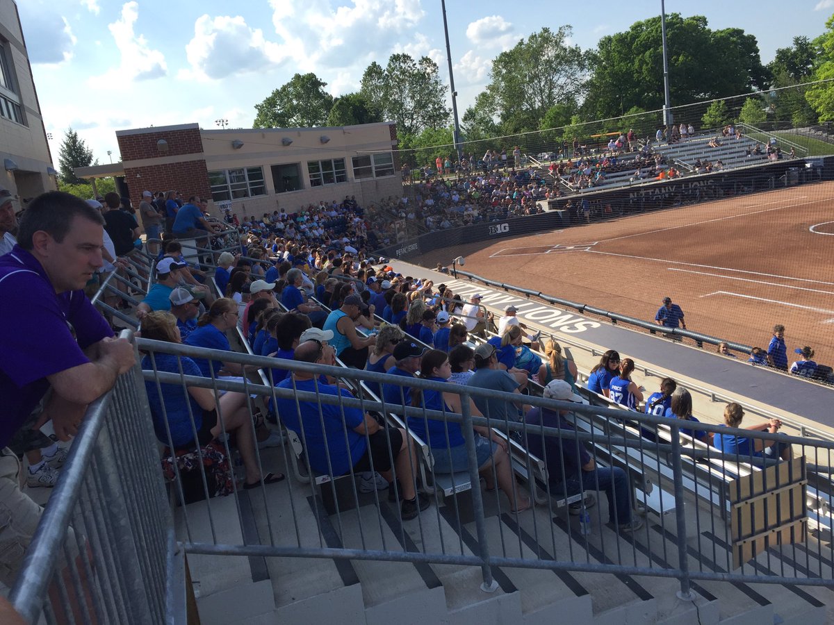 Minemyerchip's tweet photo. Fans ready but game time now officially 5:40 for @CVBlueJays vs. southernhuntingdon in #d6softball Class A finals. https://t.co/VfJFdp8f9o