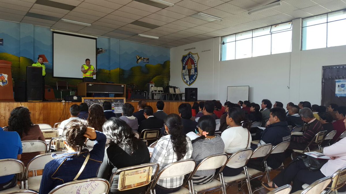 EducacionZ2_Ec's tweet photo. Capacitación sobre Botones de Seguridad a las IE del #Distrito17D11. https://t.co/UTbSCkNJUL