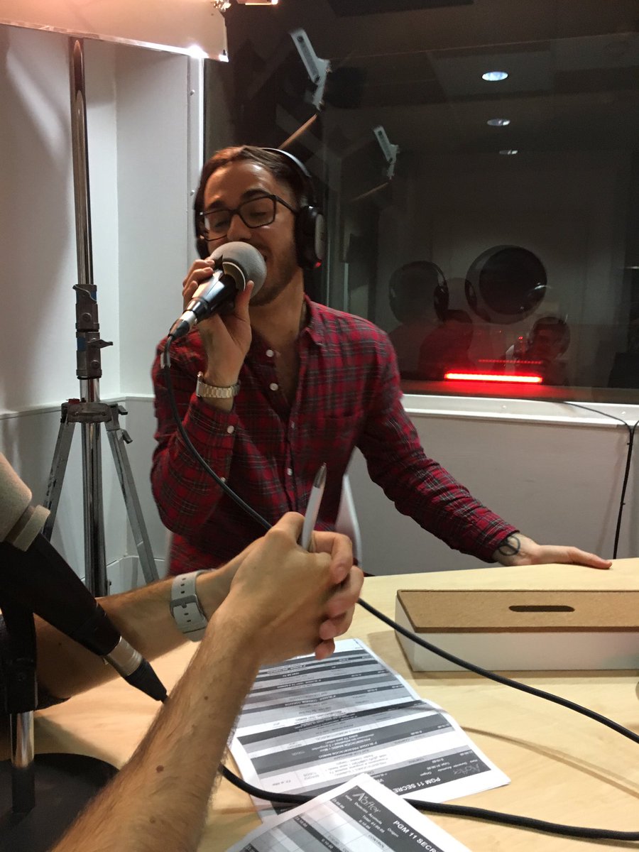 aftermetroFM's tweet photo. Ya estamos en directo en @MetroFMes con @MrSergioSilva en pleno "chou" #elafter https://t.co/d9DptU4jxK