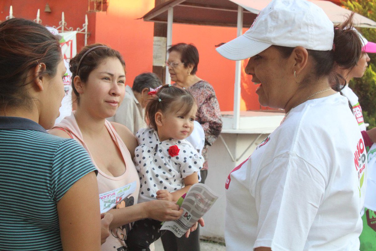 katy_mercado's tweet photo. ¡Hombres y mujeres del #2D nos refrendan su confianza! Este 5 de Junio ¡Vamos a ganar! #VotaPRI #UnNuevoProyecto https://t.co/CXKJSQduIC