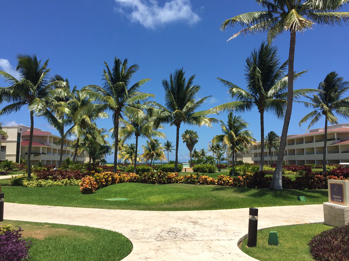 legalshield's tweet photo. Reminder - reception and opening remarks start at 5 pm. #PCTrip16 #LSLifesytles #livethelifeyoudesire https://t.co/ibvoACzuCH