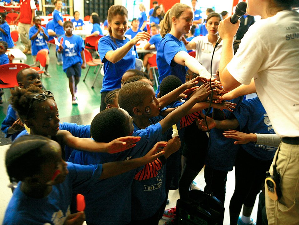 edutopia's tweet image. How high-poverty schools can engage students&apos; families &amp;amp; their local communities: edut.to/1P1hRxZ.