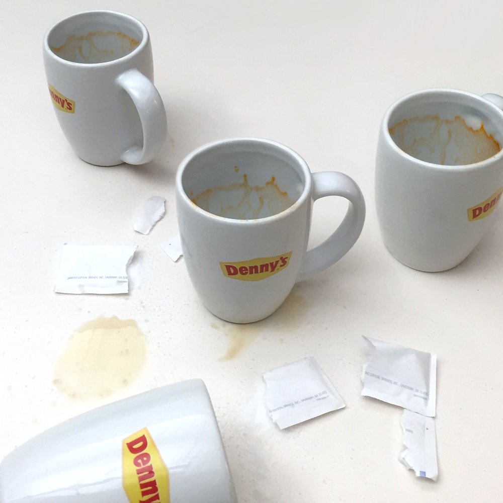 DennysDiner's tweet photo. i can be your angle...or yuor devil https://t.co/viHw9bC8As