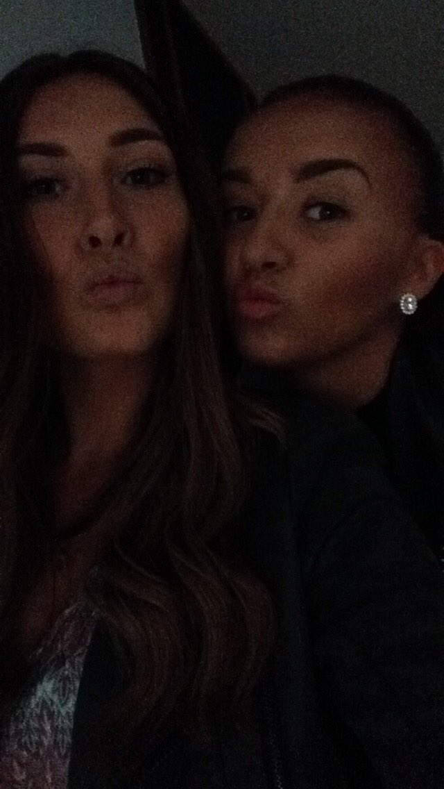 feliciaamandask's tweet photo. vad jag älskar henne 👯 https://t.co/D42DMidl8f