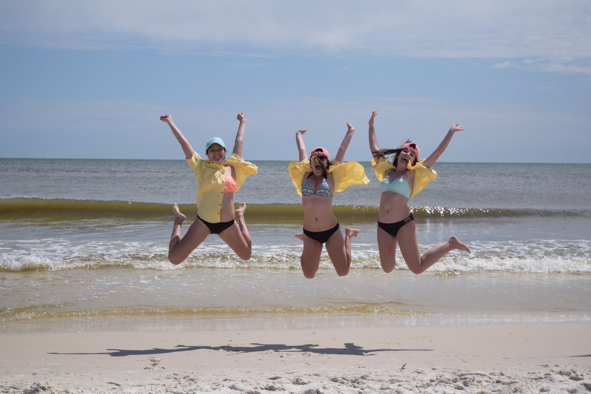 toriblache's tweet photo. Because it's summer &amp; I'm really missing the beach &amp; these people🌞&amp; #twitterlessnat https://t.co/AacQcciE6M