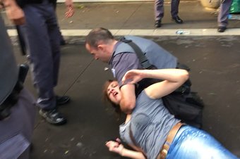 BelemDicas's tweet photo. PM paulista dando aquele (mau) exemplo, em plena campanha nacional contra violência às mulheres #BrasilSemComando https://t.co/PDOAGzBMBv
