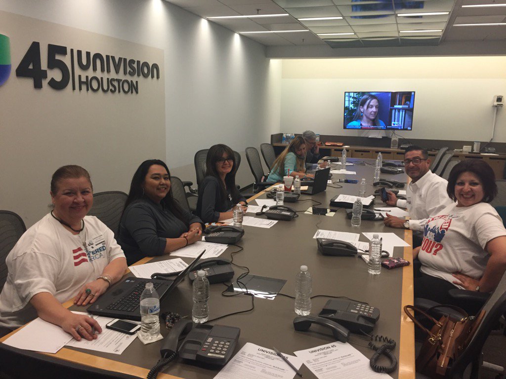 rmota103's tweet photo. @GetCoveredTX at @Univision45H answering #SpecialEnrollment questions! #ACA https://t.co/US8906fg3S