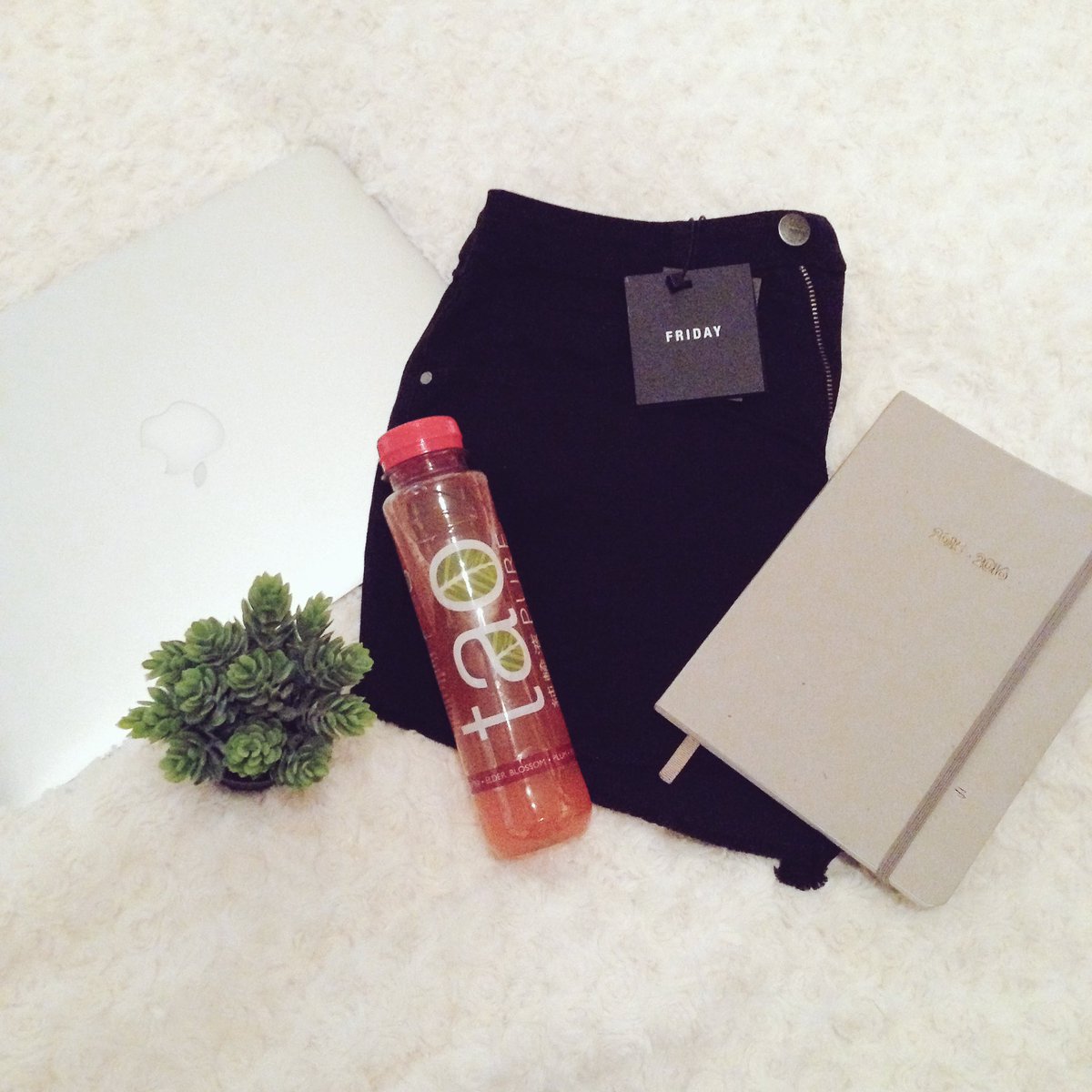 liku_official's tweet photo. Tao pour étudier mmmh 😋💘 #tao #study #perf #delicious https://t.co/z9pQYQNf8s