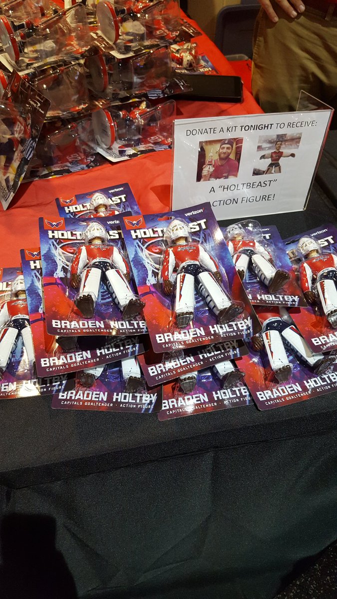 Capitals's tweet photo. At @TheHersheyBears game? Check out the #CapsKids Club table for cool gear! #CapsCare https://t.co/CGPJZQFp78