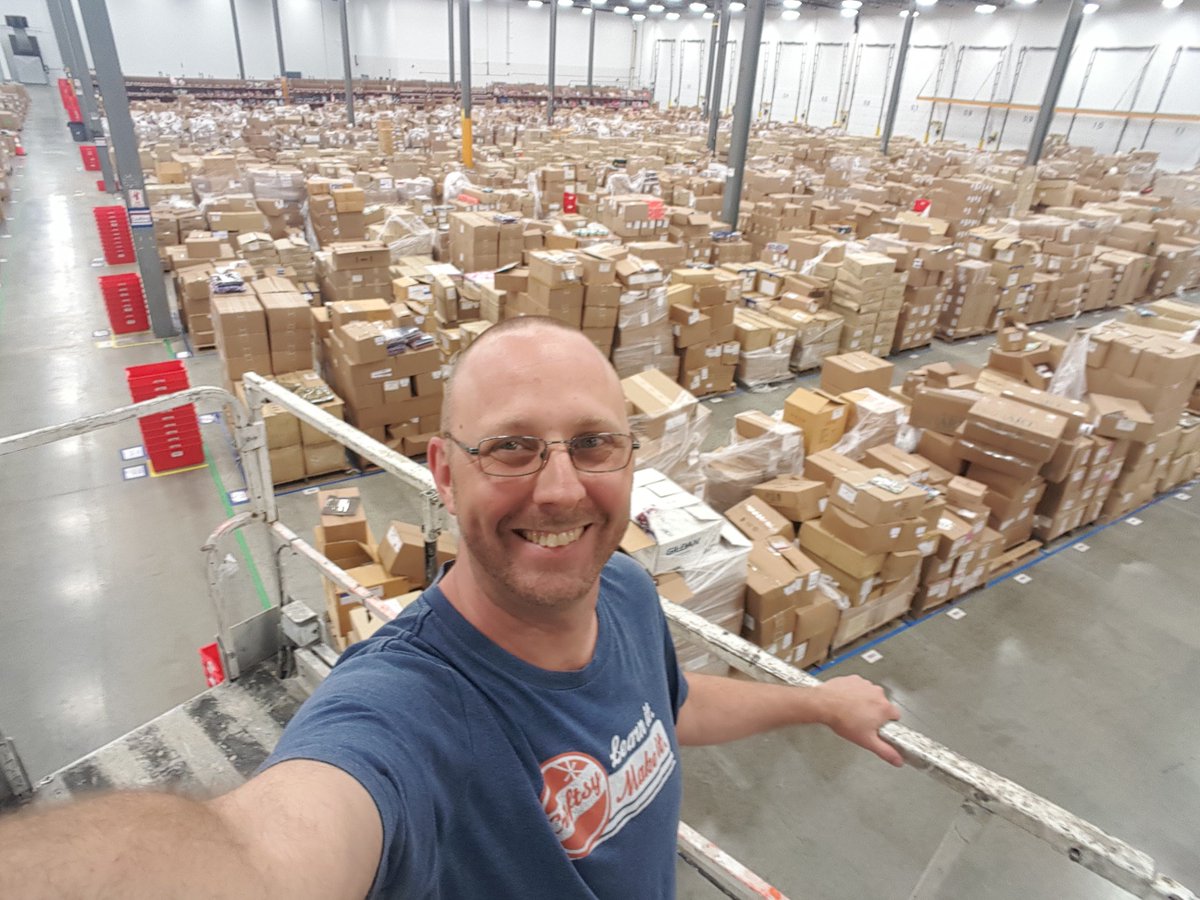 matthewboeckman's tweet photo. Today in #notDevOps I got to drive a scissor lift around a huge warehouse. #yolo #startuplyfe https://t.co/u9st3QO8Fg