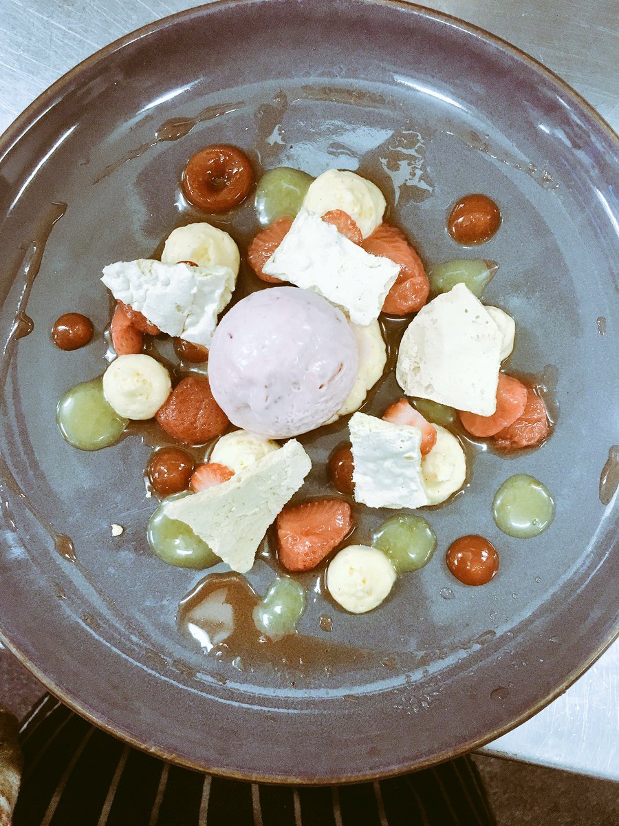 theprochefonial's tweet image. Strawberry and elderflower, lemon curd, basil meringues. @Moloughneys