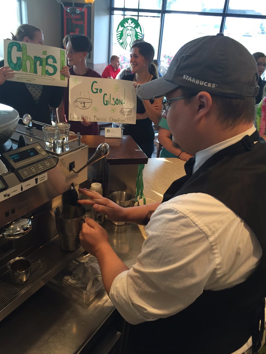 Chris and his latte art #baristachampionship #excellencein86