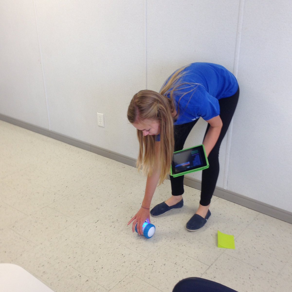 OT_summercamps's tweet photo. Learning #coding #Minecraft #LEGO #steam #sphero for summer camp #Uoit #beduoit https://t.co/DJZoDOqzSG https://t.co/L4mKDaahSn