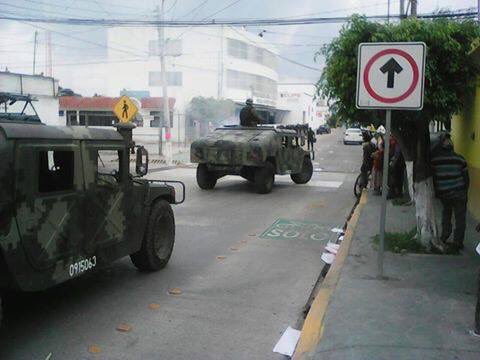 Resistencia_M10's tweet photo. Entra el Ejército a #Comitán #Chiapas para apoyar a controlar los disturbios de la #OPEZ tras detención de su líder https://t.co/vPkv8udDwH