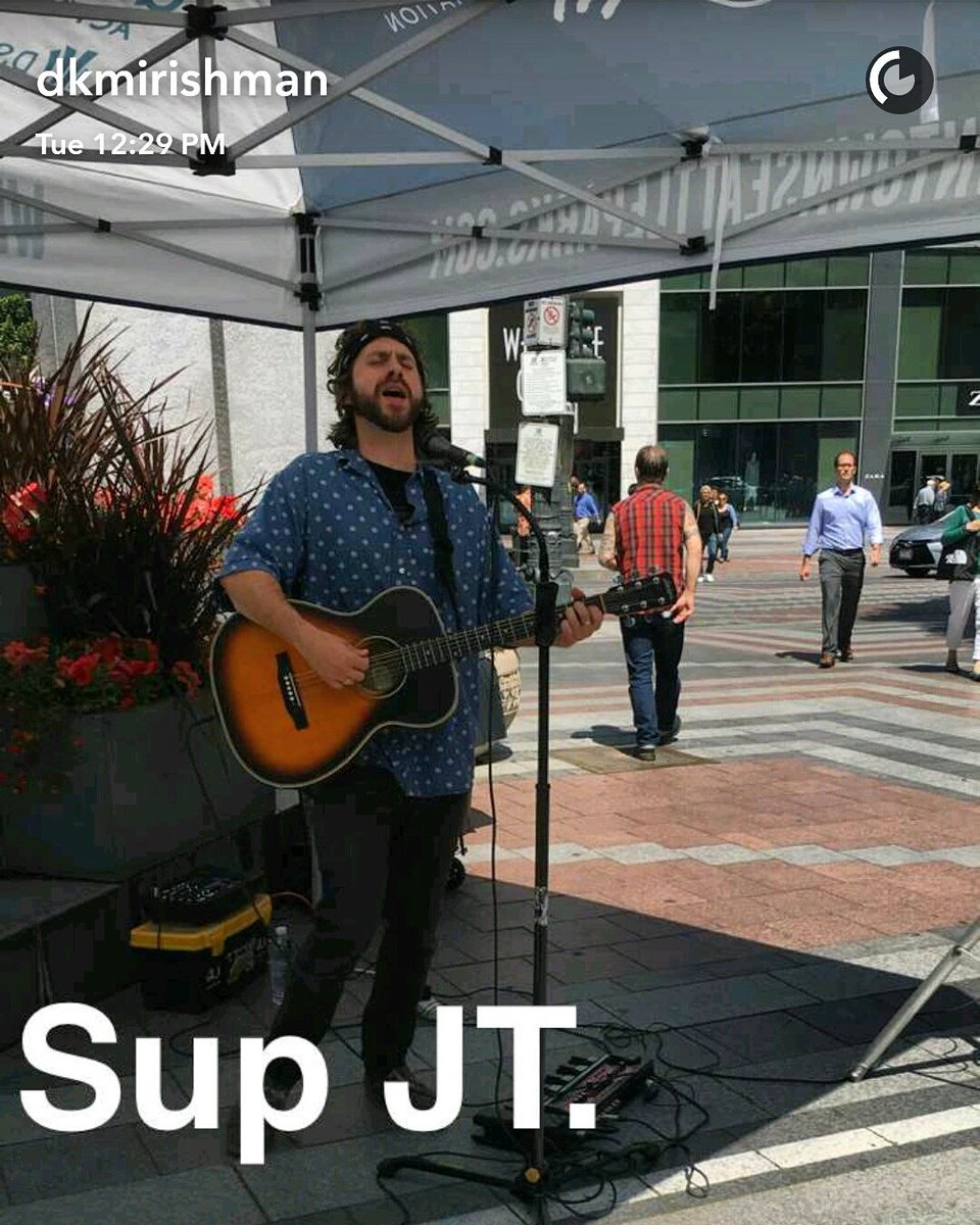 JustMeJasperT's tweet photo. Hey, I'm on #Snapchat! Well, not really. Sup, @JamesFetterley! #Seattle #JasperT #TryGuitar #WestlakePark #Gigs4u https://t.co/d5Drj9i68s