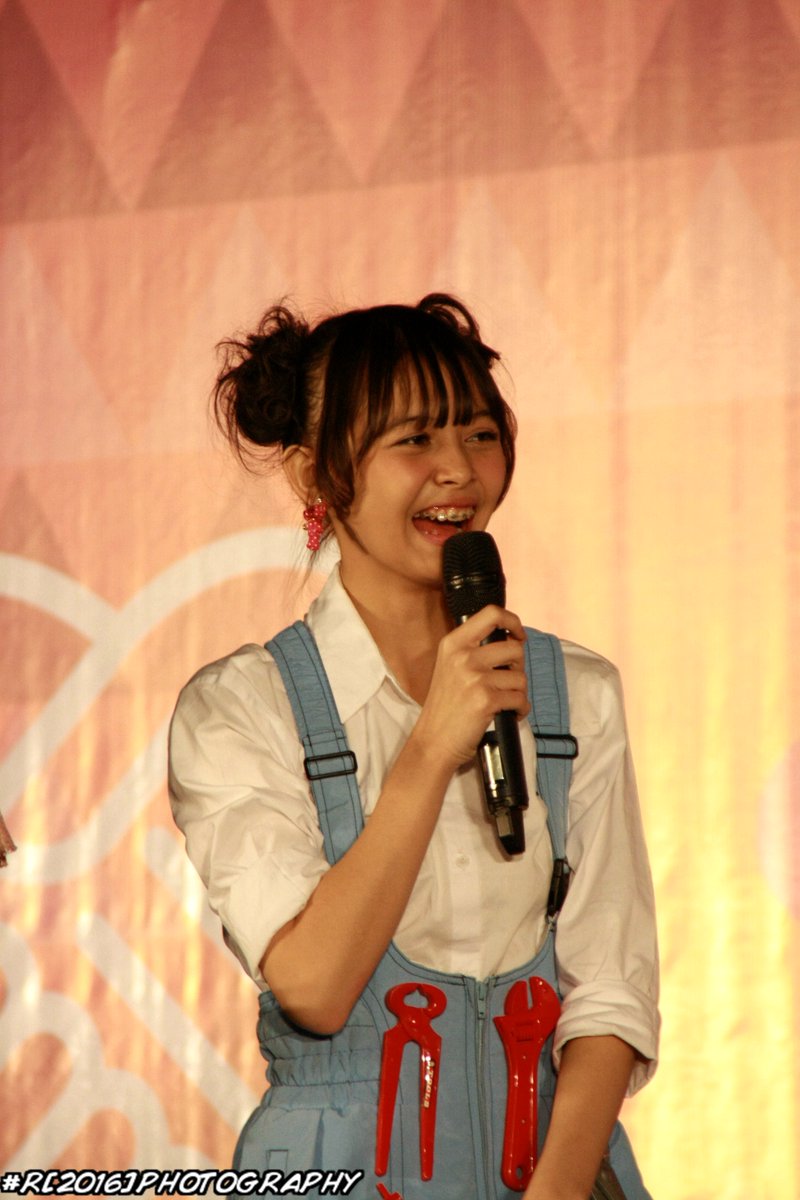 Rereee010's tweet photo. @F_FeniJKT48 [1] | HS Festival Mahagita [28-05-2016] https://t.co/rHtHT7pjjR