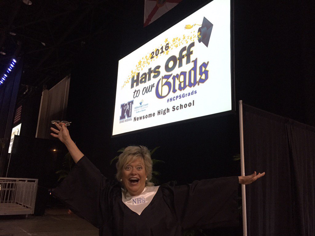 aprilgriffin's tweet photo. Fabulous Newsome Principal Carla Bruning showing off our new Jumbotron before going on stage. #HCPSGrads #HCPSBoard https://t.co/Mh98a6pJuK